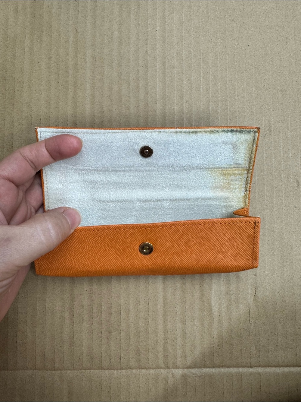 Tory Burch Orange Saffiano Leather Sunglass Case with Gold Logo - Picture 3 of 6